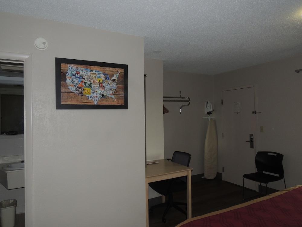 Econo Lodge Dewitt I-90 Exteriör bild